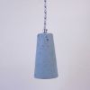 beton-fuggesztek-lampa-kis-buraval-vilagos-kek